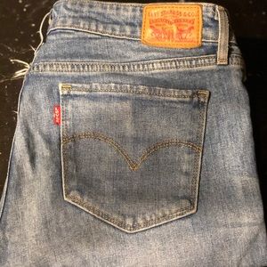 Levi’s 711 Jeans
